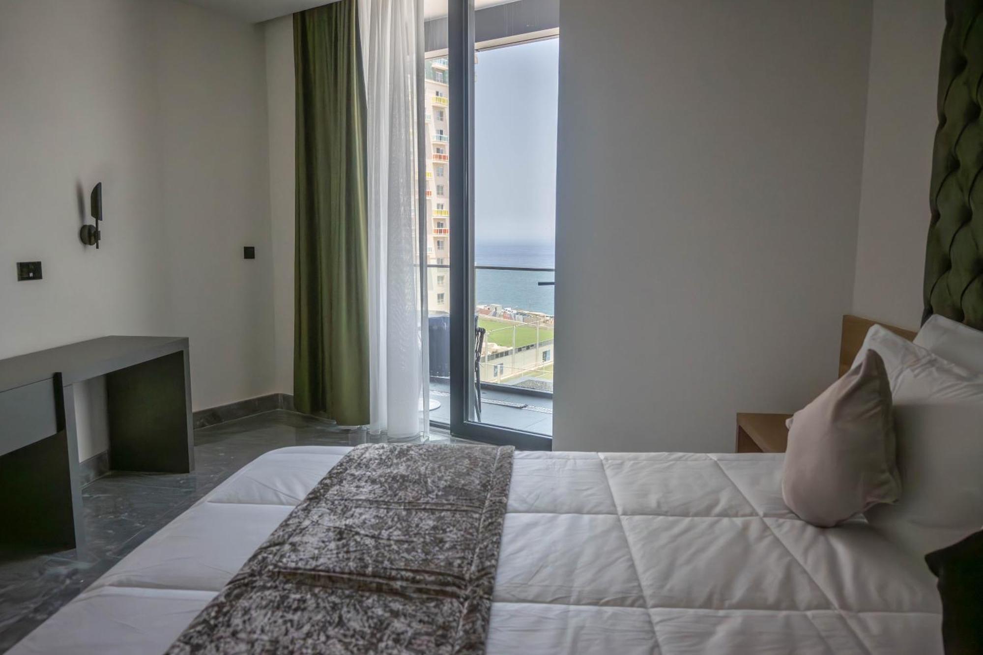 Best View Fortina Luxury Suites Sliema Bagian luar foto